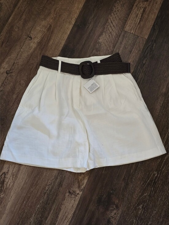 Zara Pants - NEW Zara White High-Waist Pleated Women’s Shorts with Brown Belt